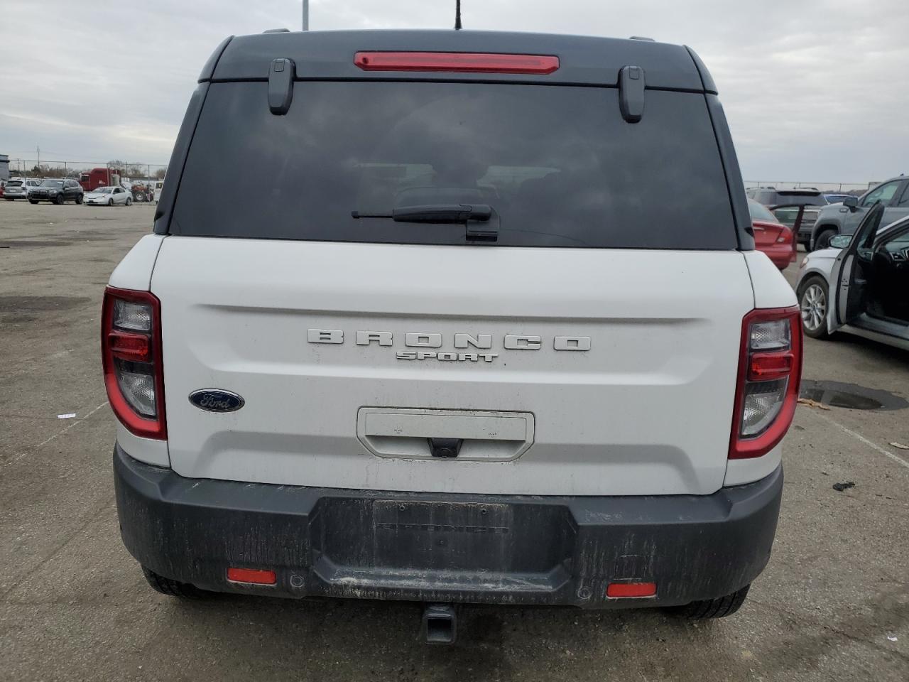 2022 Ford Bronco - Image 6