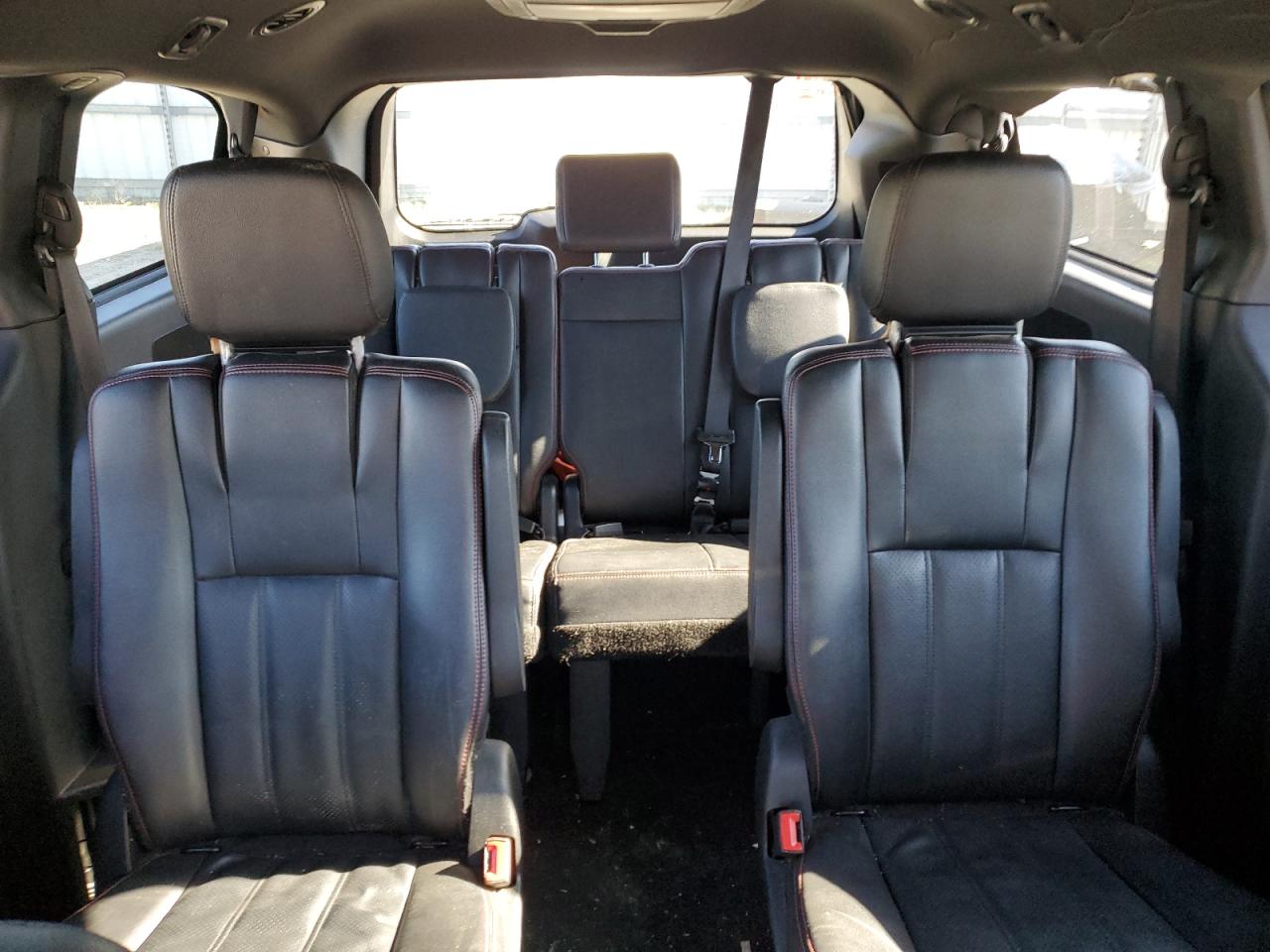 2020 Dodge Caravan - Image 10