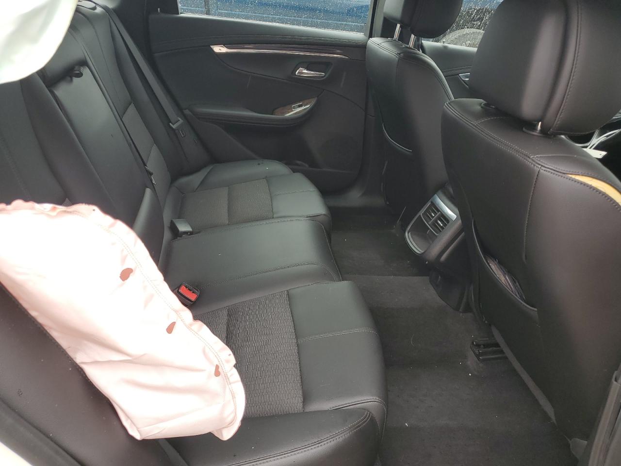 2014 Chevrolet Impala - Image 10