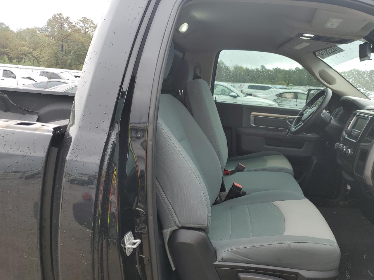 2015 RAM 1500 - Image 10