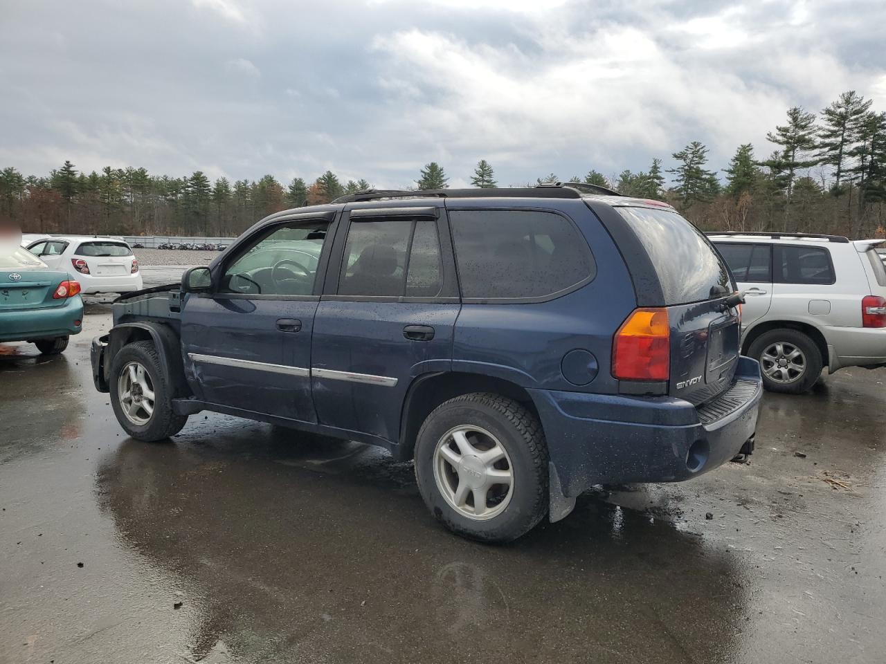 2007 GMC Envoy - Image 2
