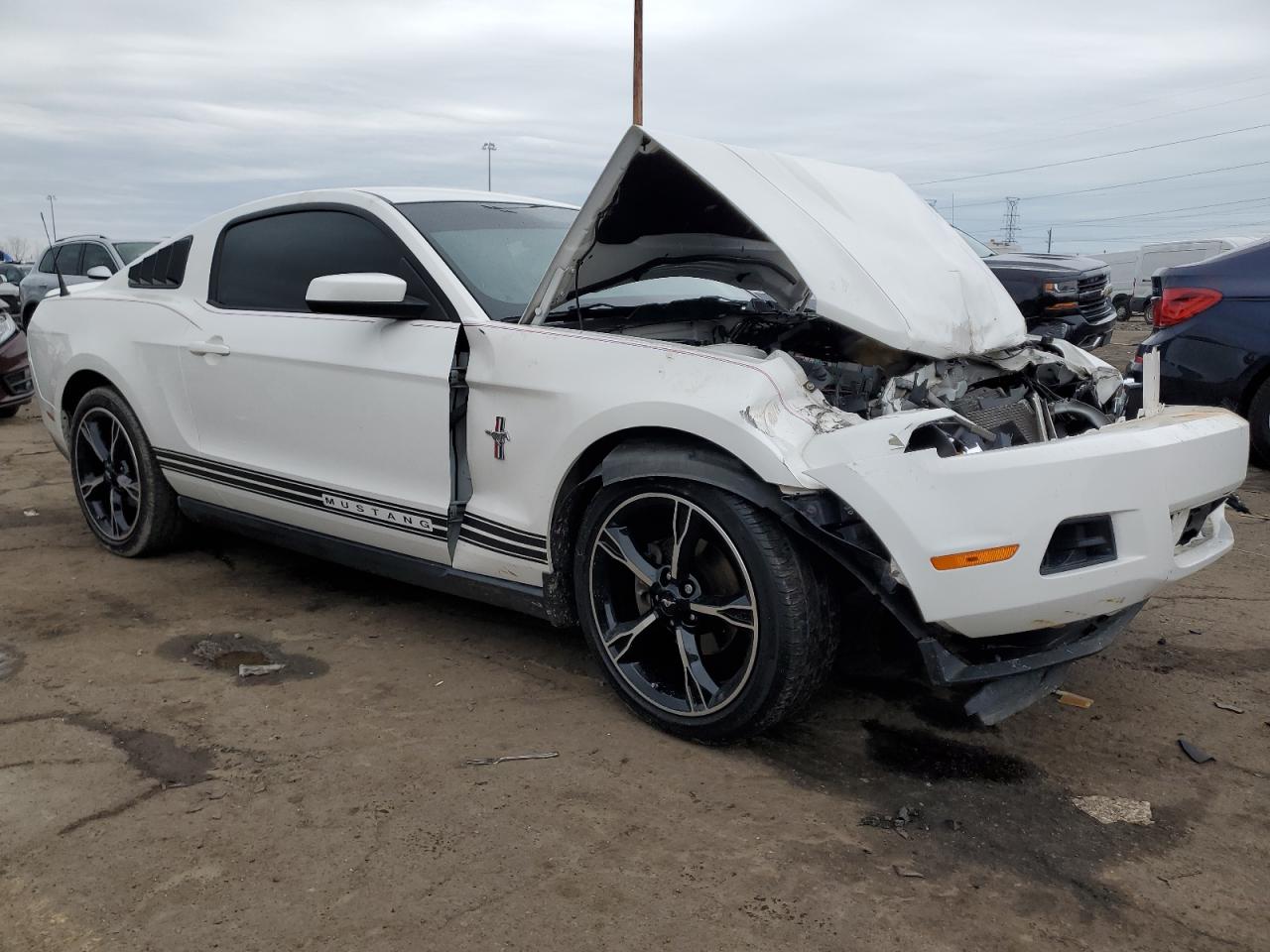2010 Ford Mustang - Image 4