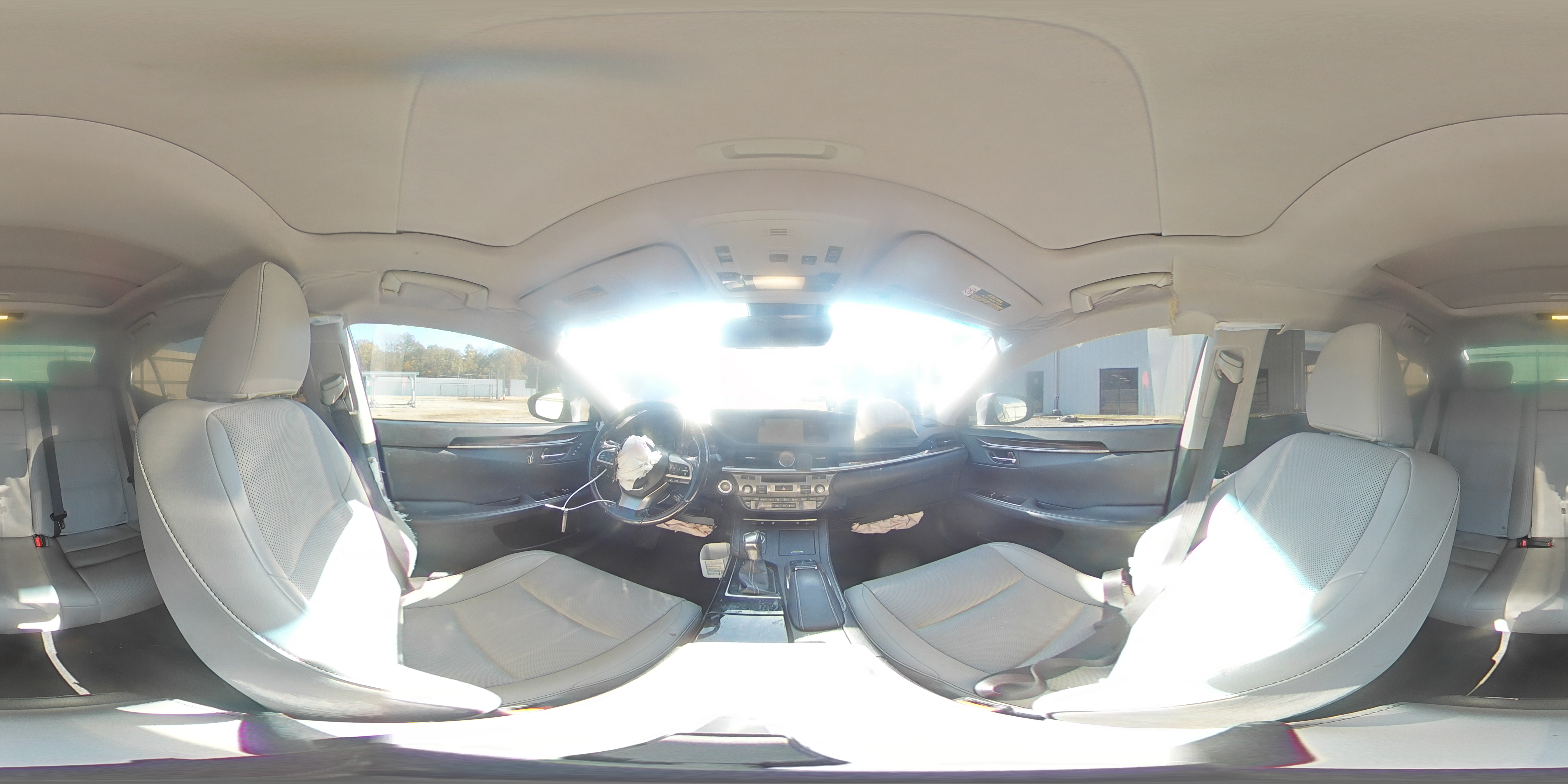 2017 Lexus ES - Image 13