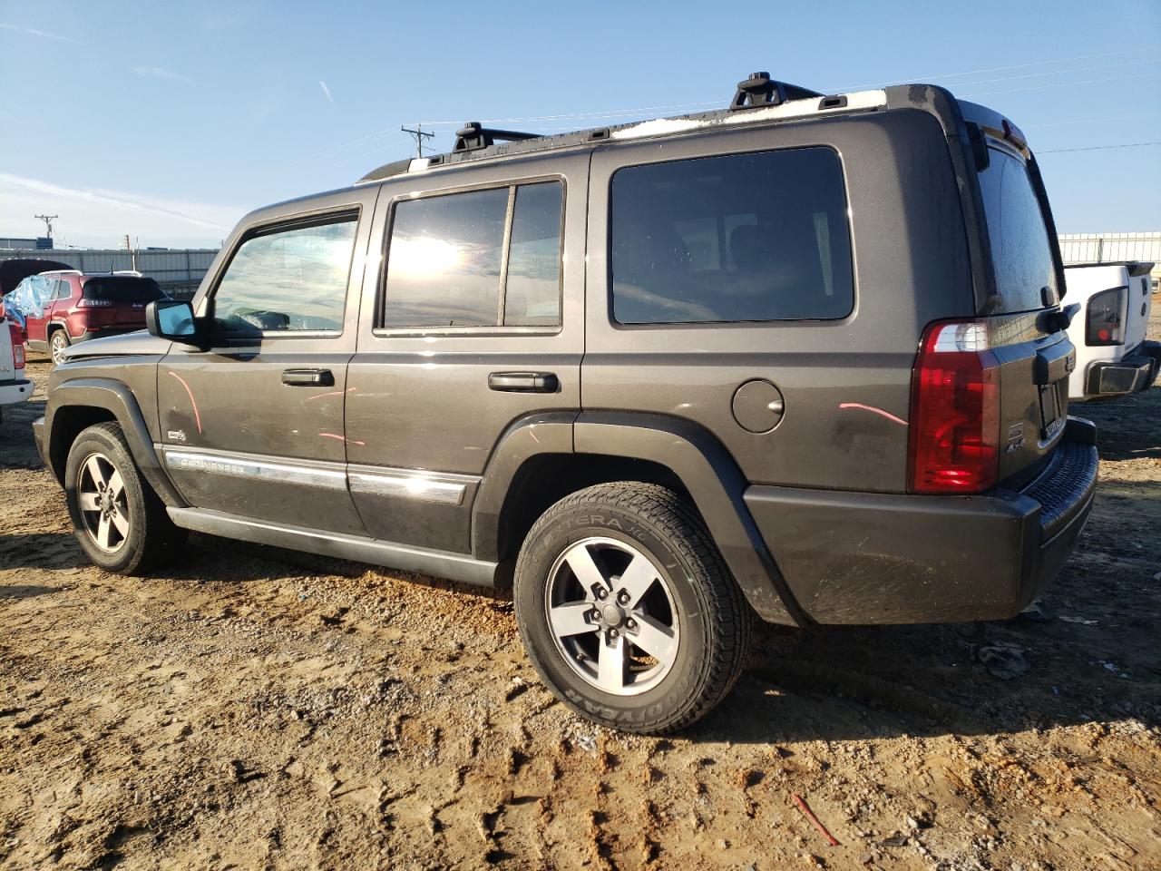 2006 Jeep Commander - Image 2