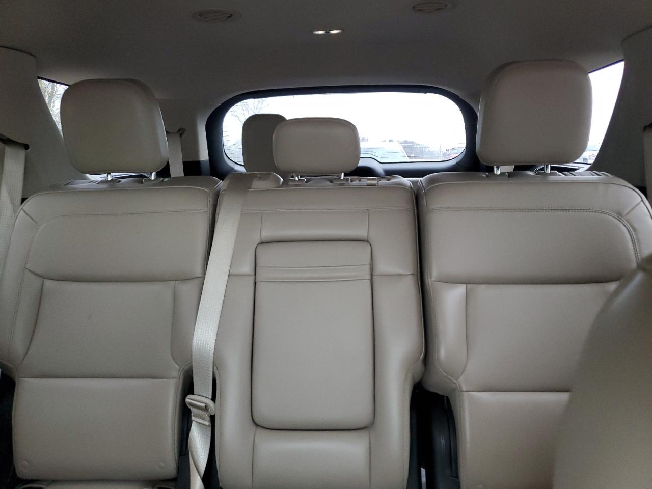2022 Ford Explorer - Image 10
