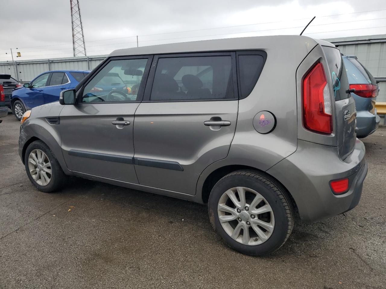 VIN KNDJT2A66D7575646 2013 KIA SOUL no.2