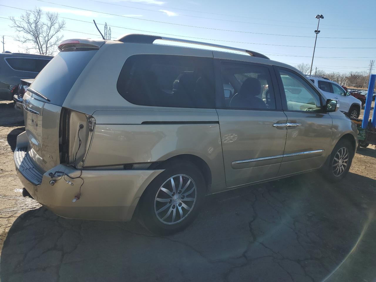 2011 Kia Sedona - Image 3