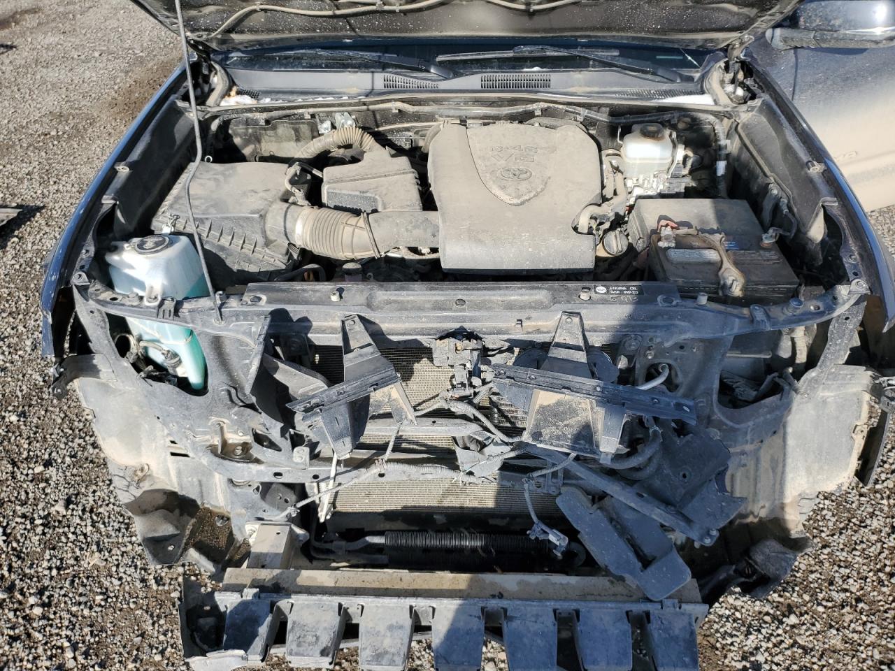 2019 Toyota Tacoma - Image 12