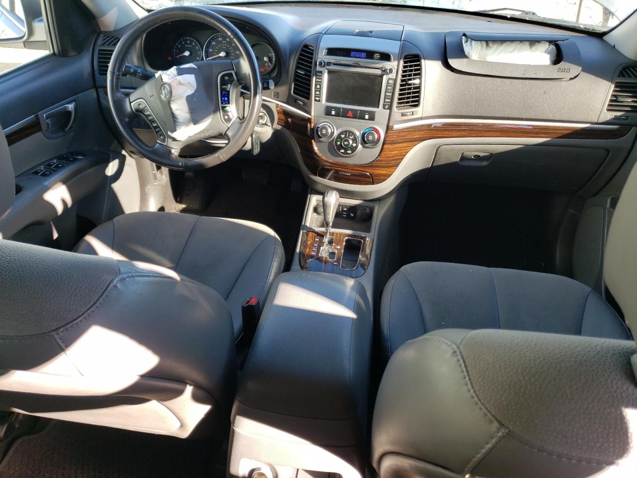 2011 Hyundai Santa Fe - Image 8
