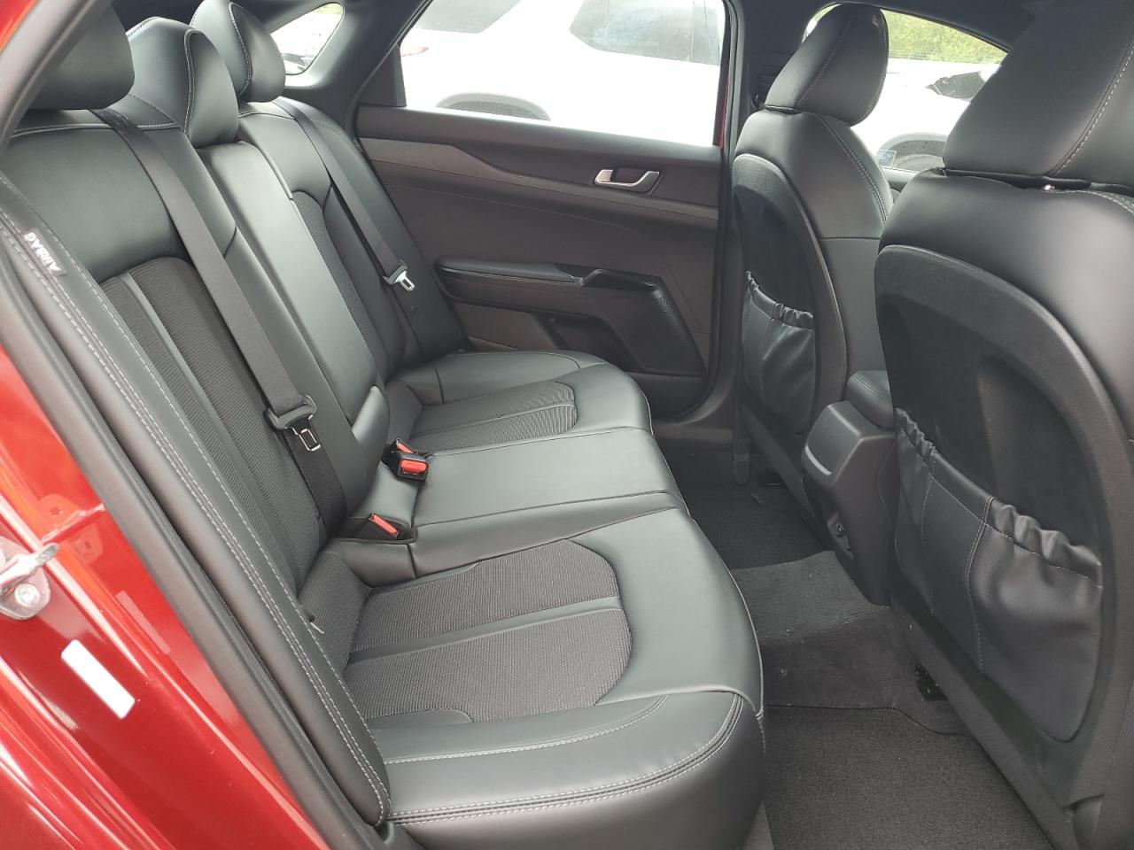 2024 Kia K5 - Image 10