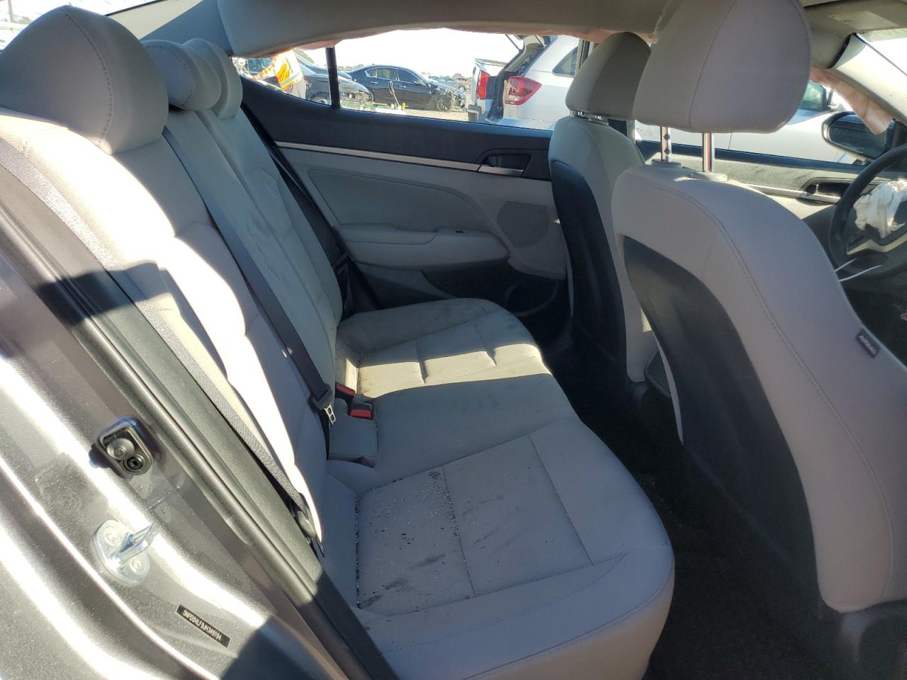 2018 Hyundai Elantra - Image 10