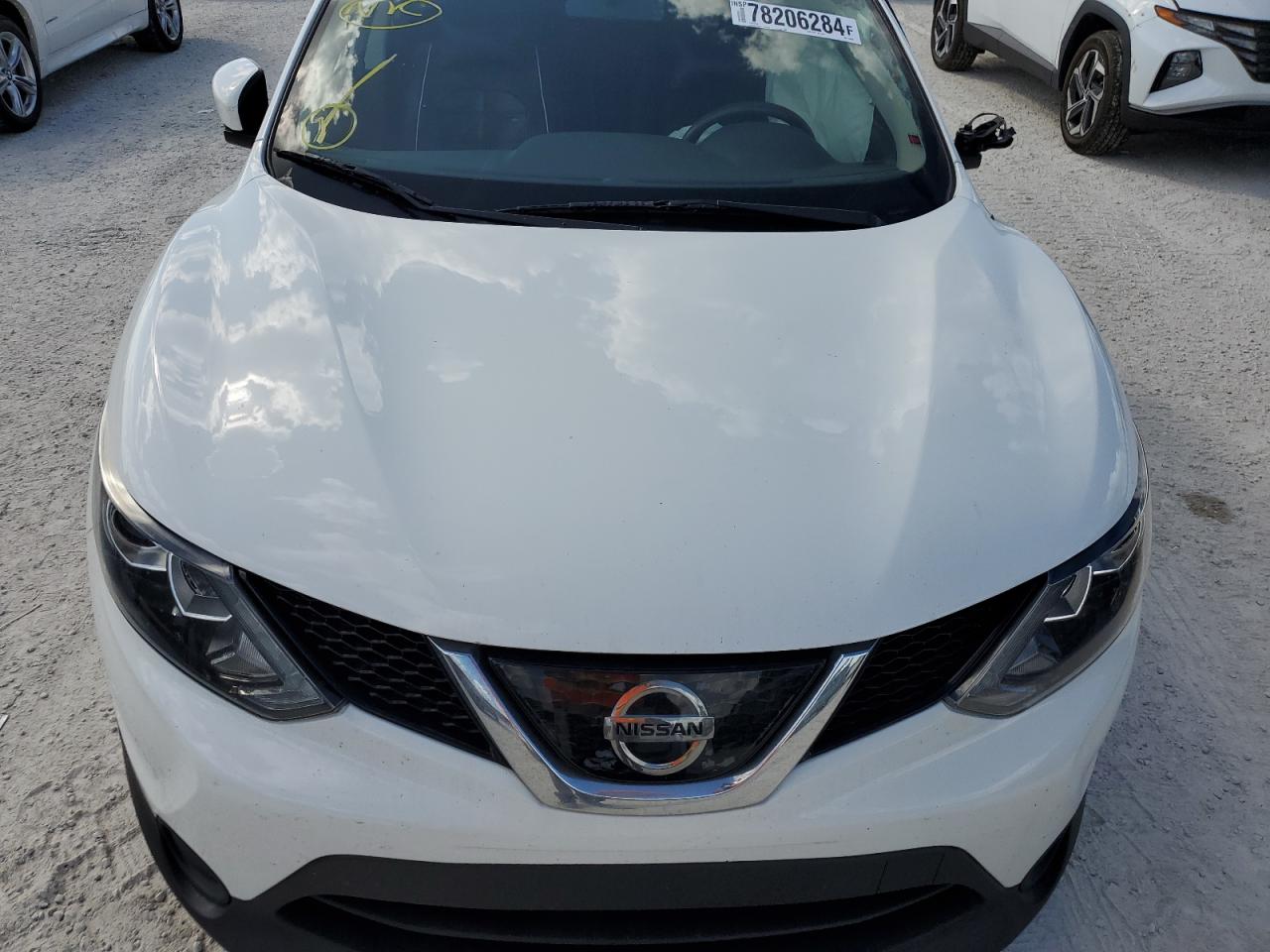2018 Nissan Rogue - Image 12