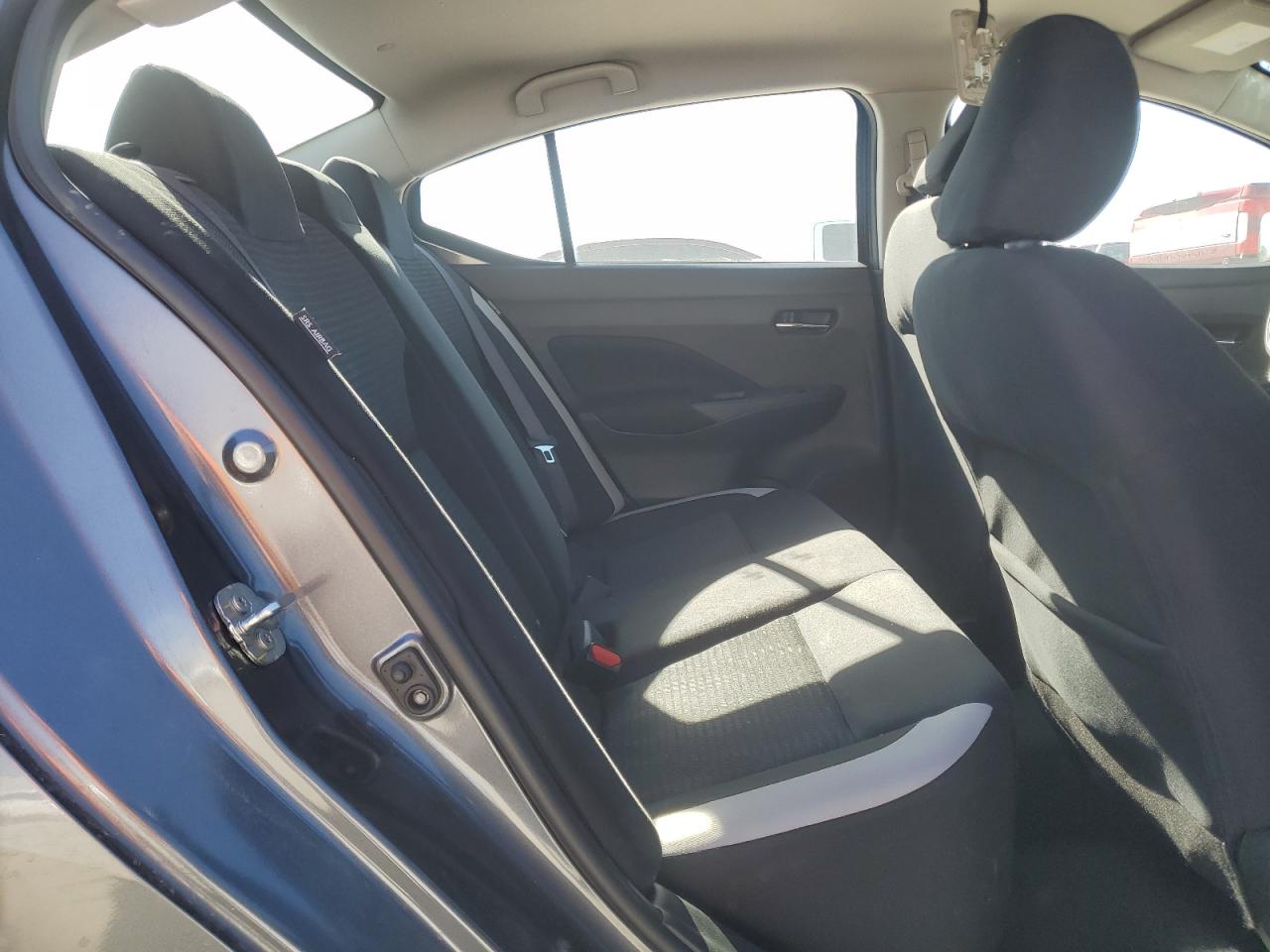 2021 Nissan Versa - Image 11