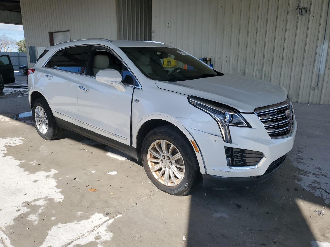 VIN 1GYKNARS6KZ297871 2019 CADILLAC XT5 no.4