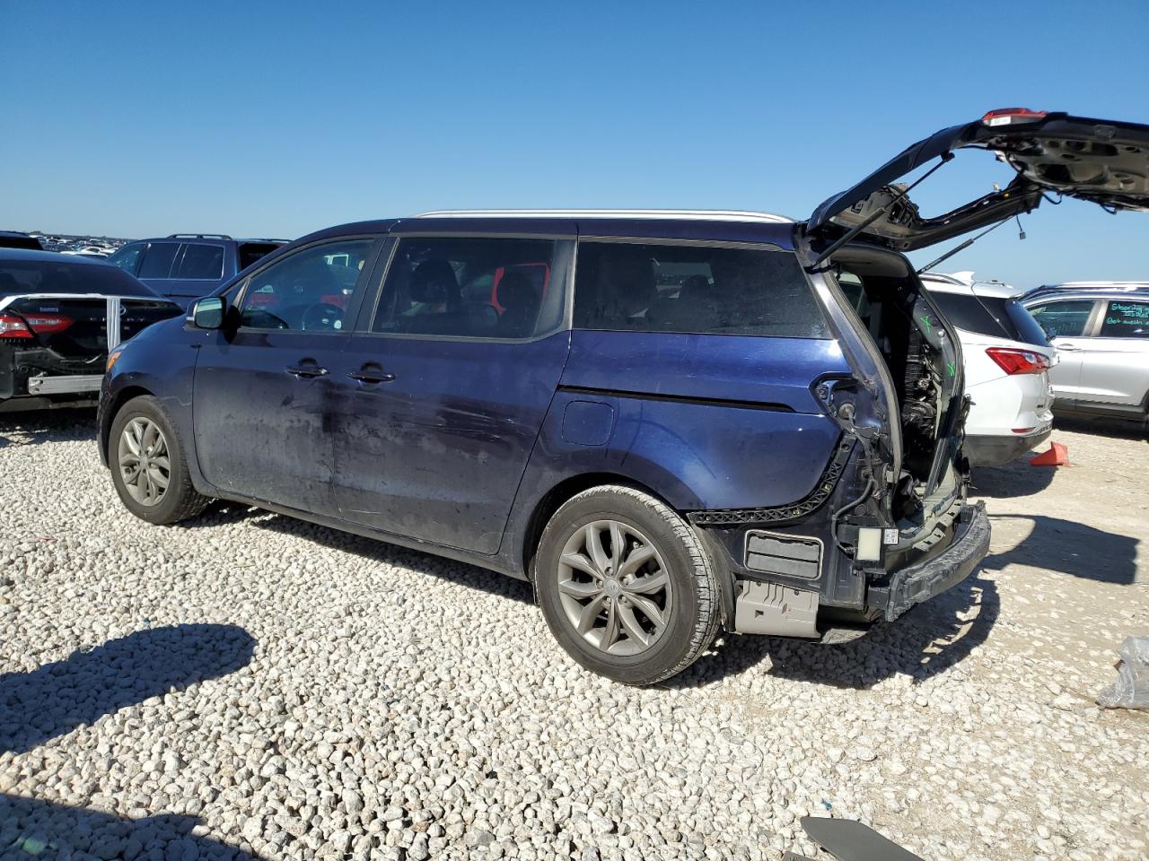 2021 Kia Sedona - Image 2