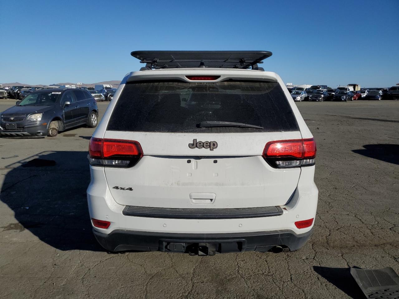 2017 Jeep Grand Cherokee - Image 6