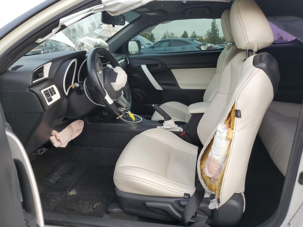 2015 Scion tC - Image 7