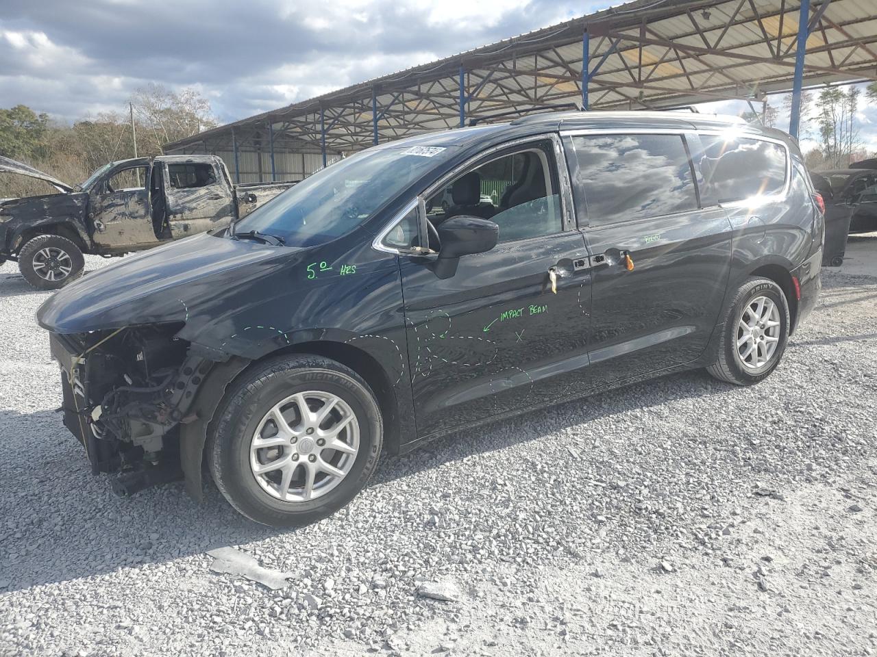 2020 Chrysler Voyager - Image 1