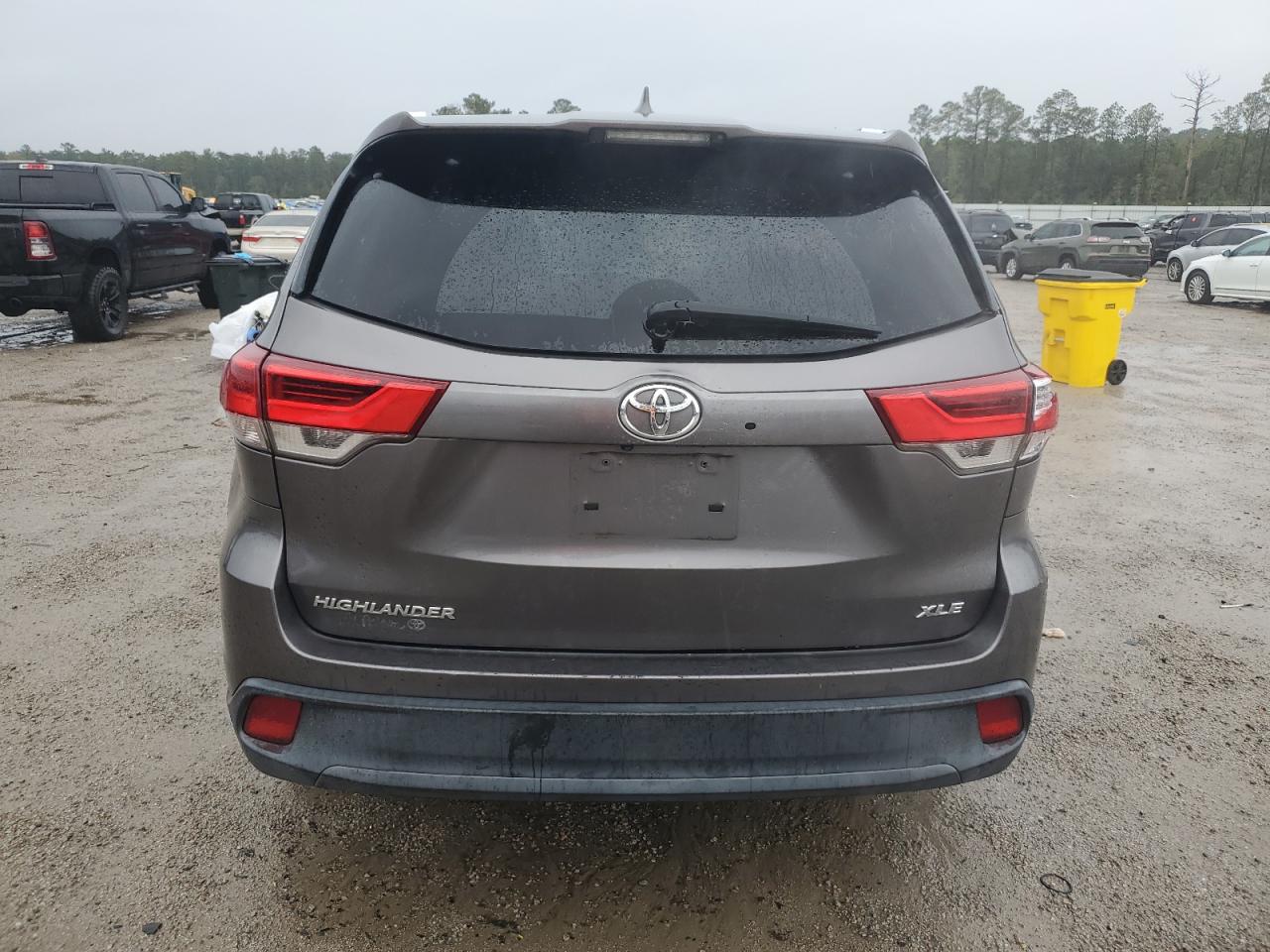 2018 Toyota Highlander Se VIN: 5TDKZRFH5JS540491 Lot: 79519914