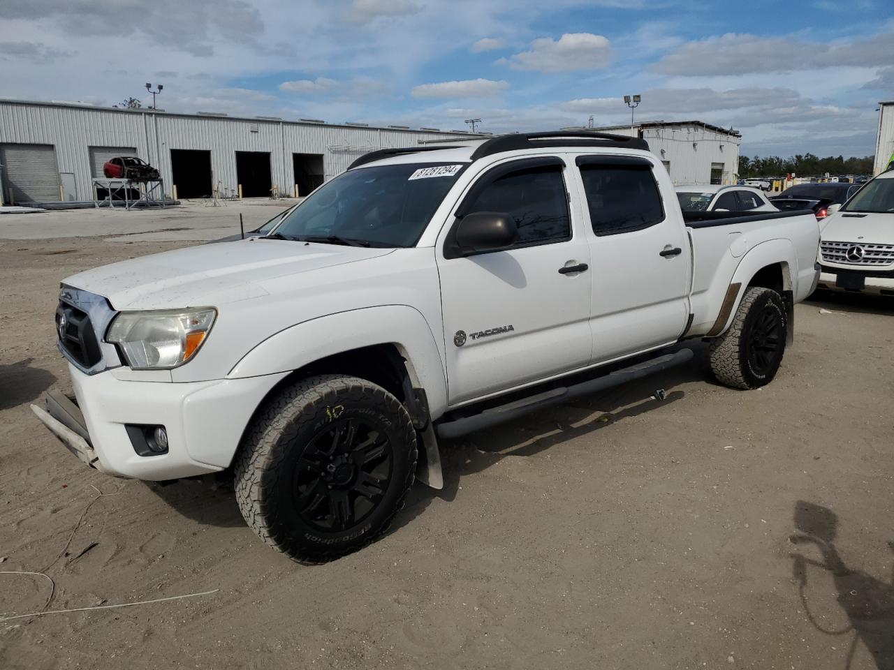 VIN 3TMKU4HN1FM043949 2015 TOYOTA TACOMA no.1