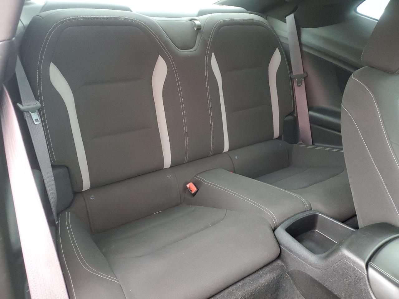 2016 Chevrolet Camaro - Image 10