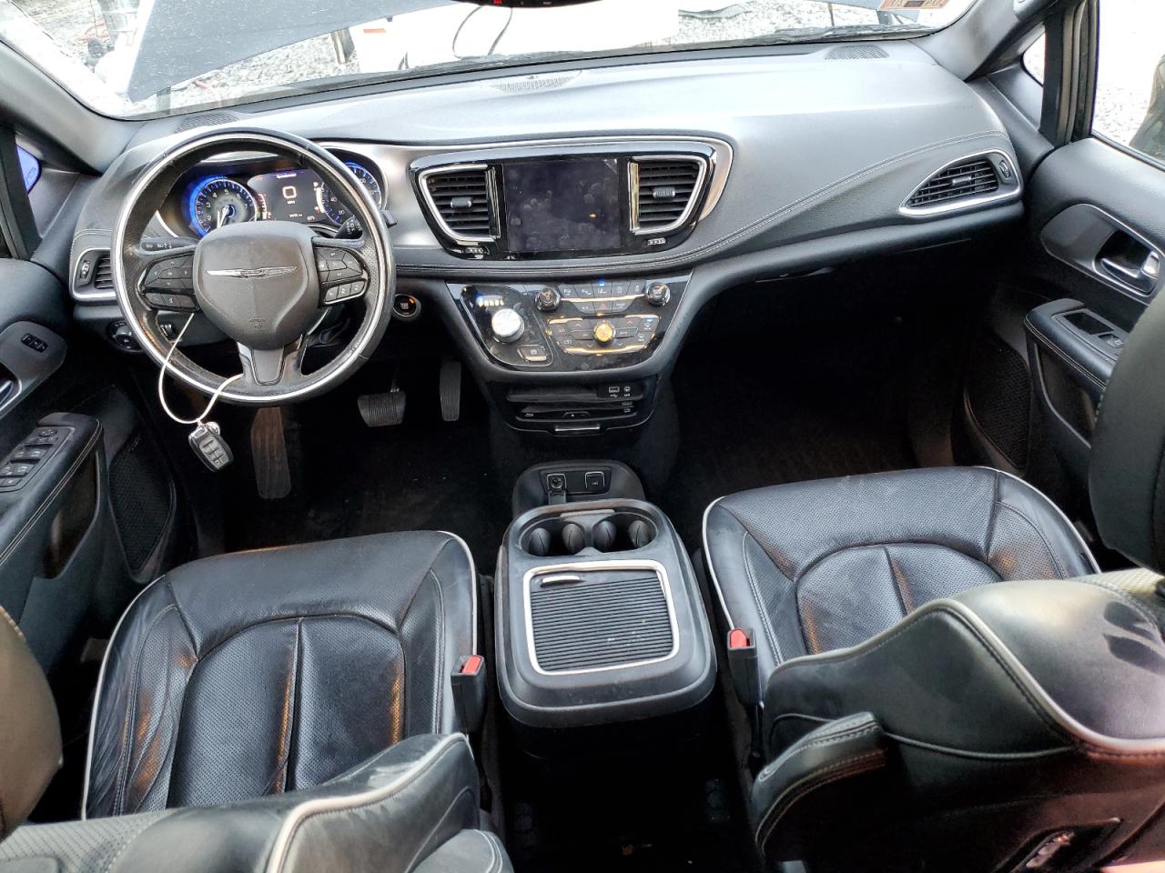 2019 Chrysler Pacifica - Image 8