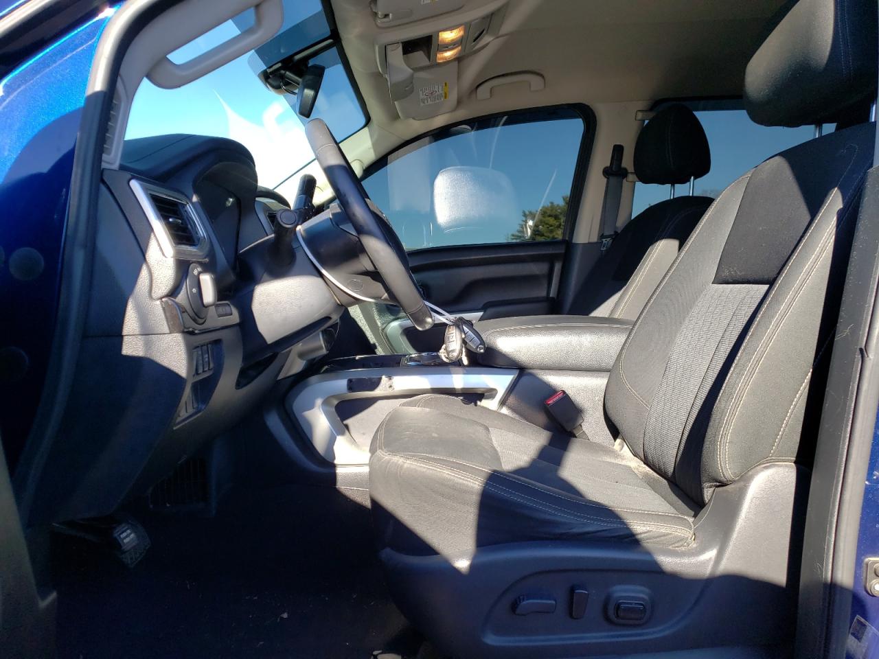 2017 Nissan Titan - Image 7
