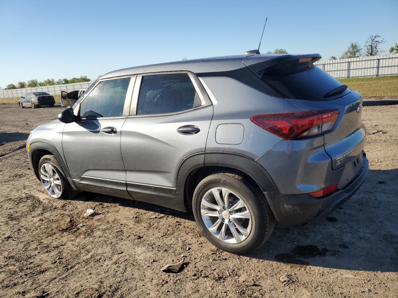 2021 Chevrolet TrailBlazer - Image 2