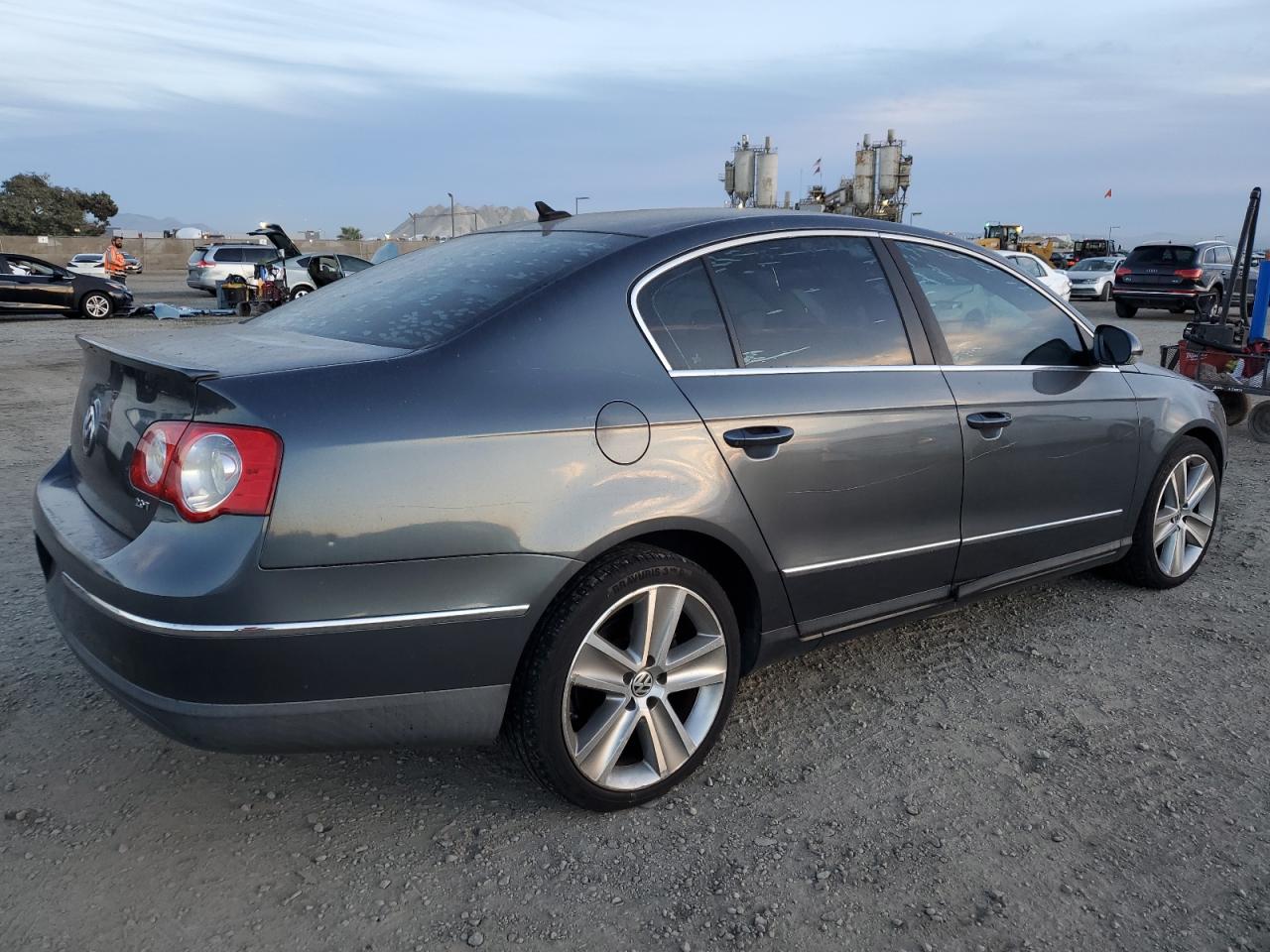 2010 Volkswagen Passat - Image 3