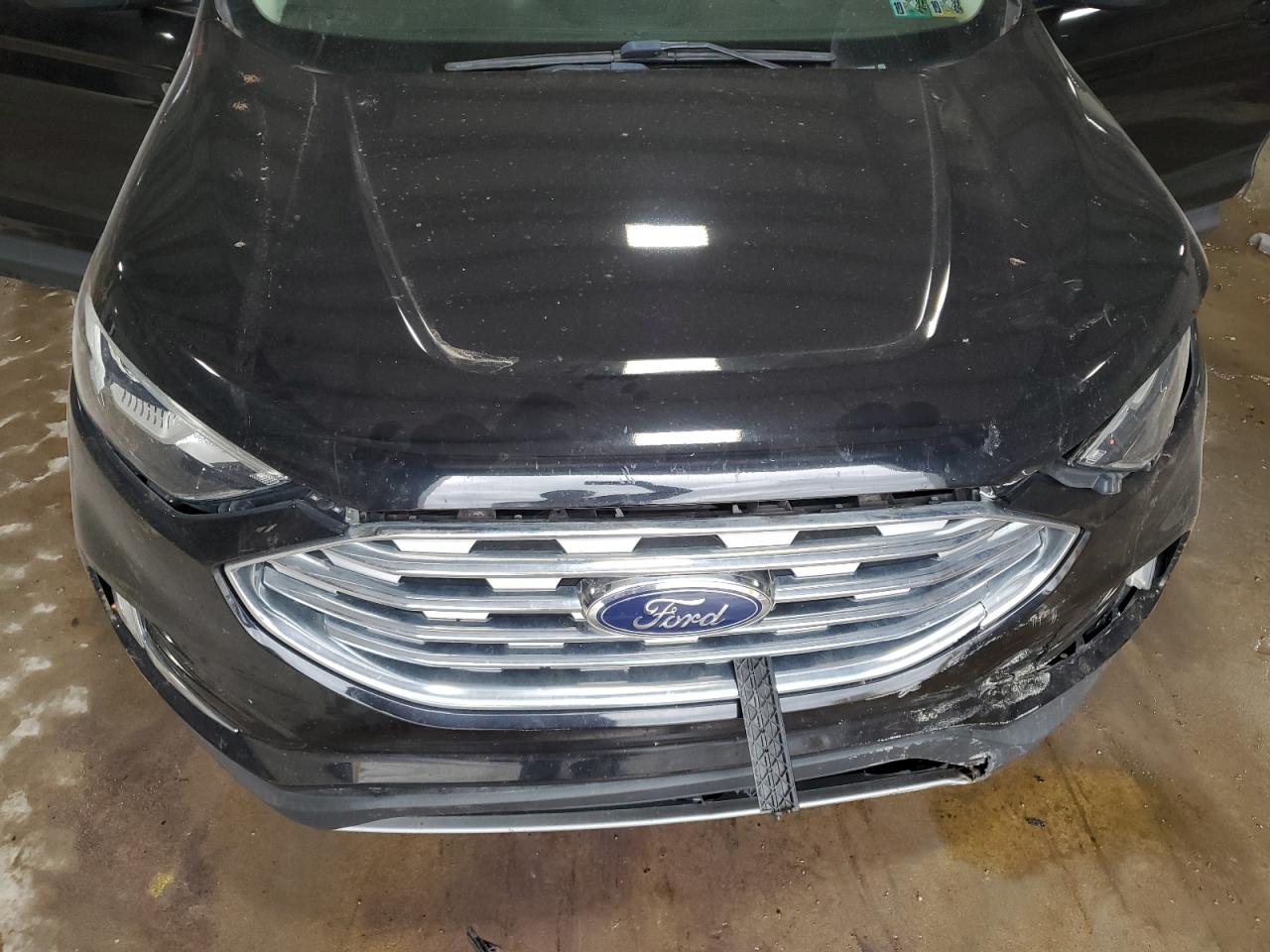 2019 Ford Edge - Image 12