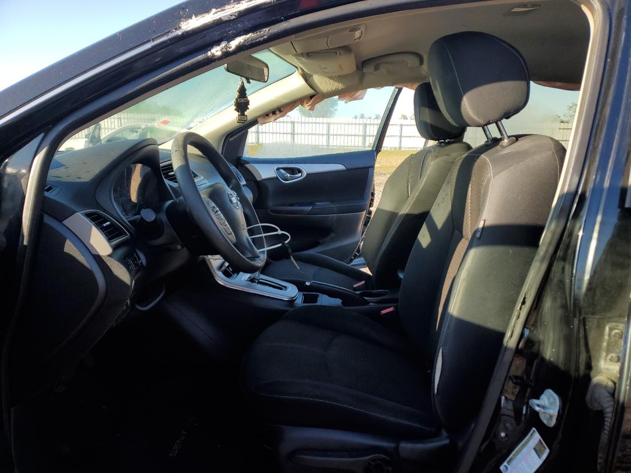 2015 Nissan Sentra - Image 7