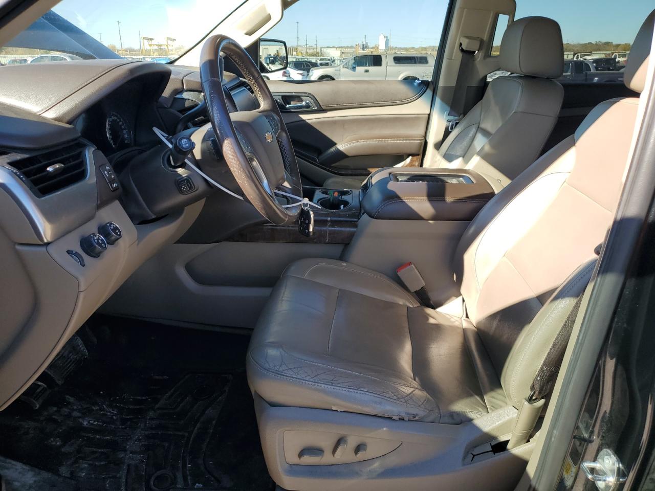 2017 Chevrolet Suburban - Image 7