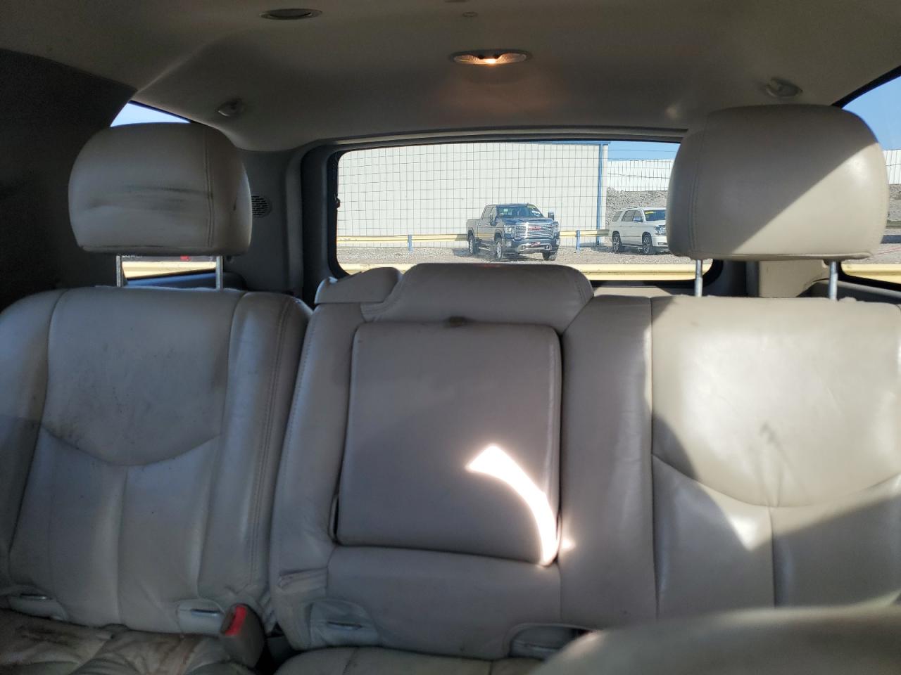2003 Chevrolet Tahoe - Image 10