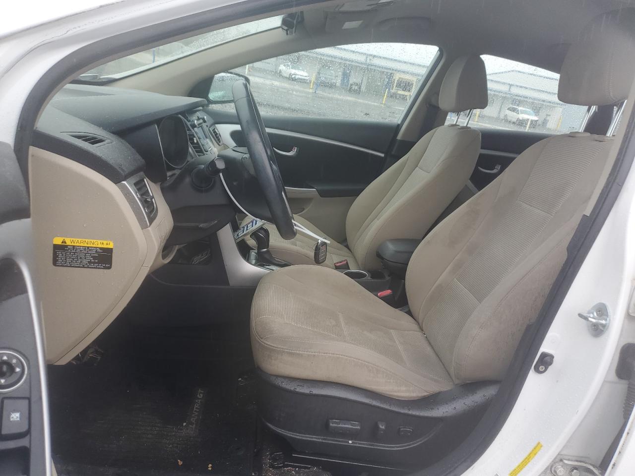 2016 Hyundai Elantra - Image 7