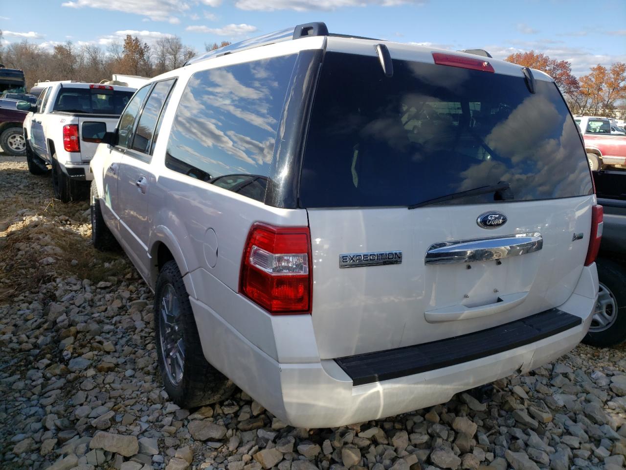 2010 Ford Expedition - Image 2