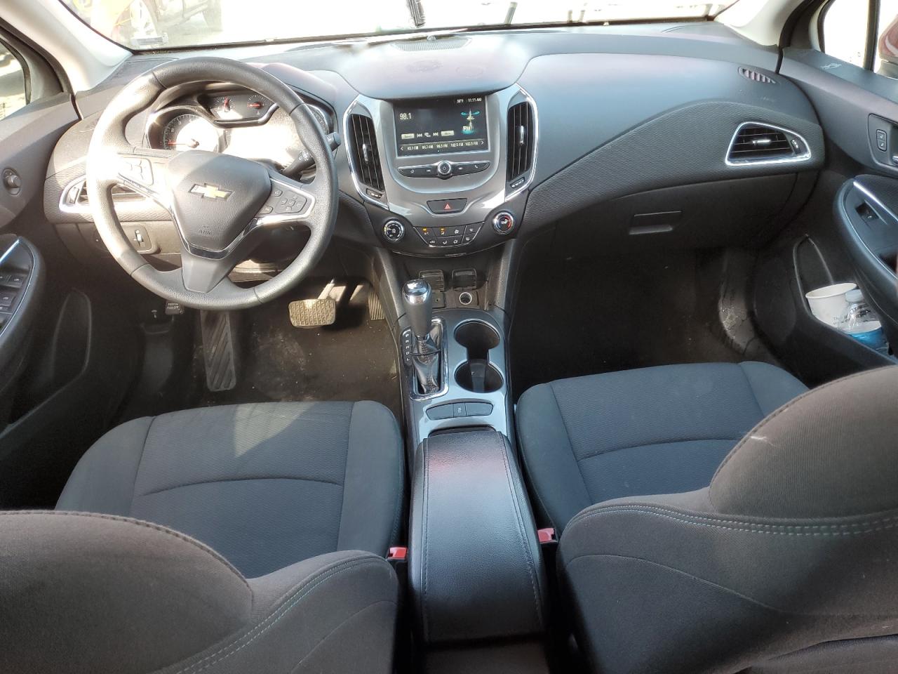 2018 Chevrolet Cruze - Image 8