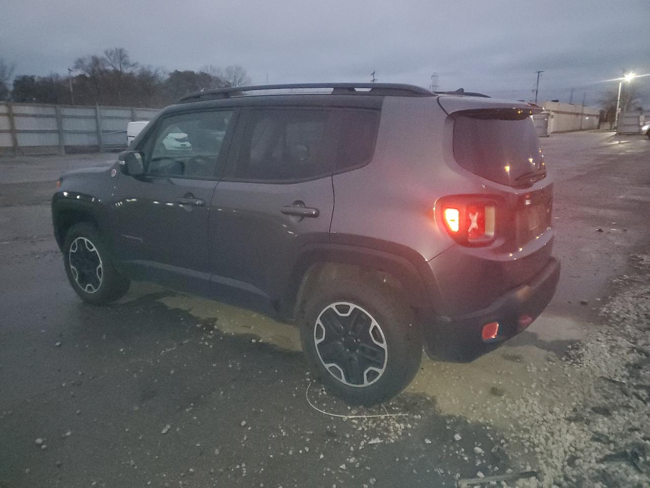 2017 Jeep Renegade - Image 2