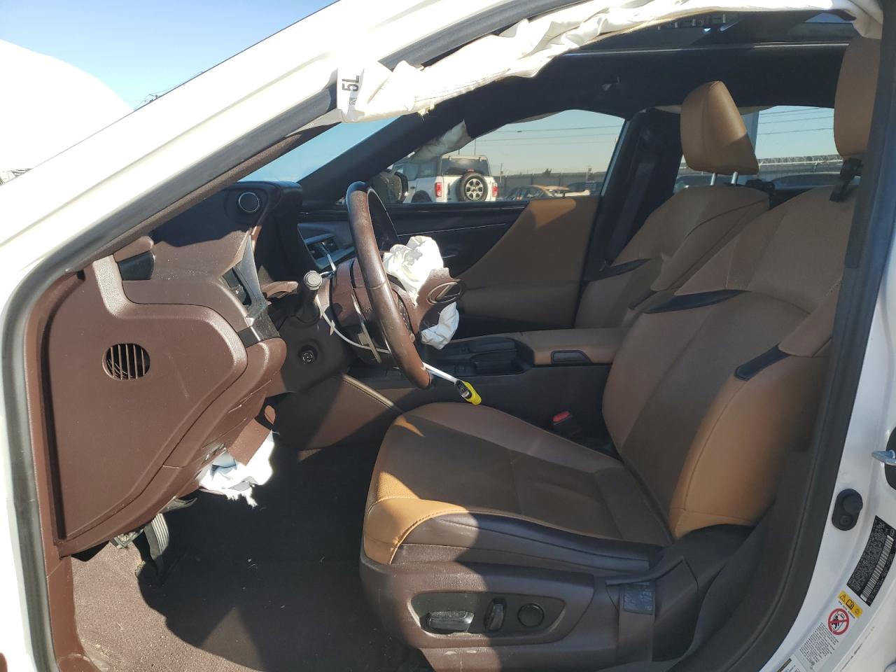 2019 Lexus ES - Image 7