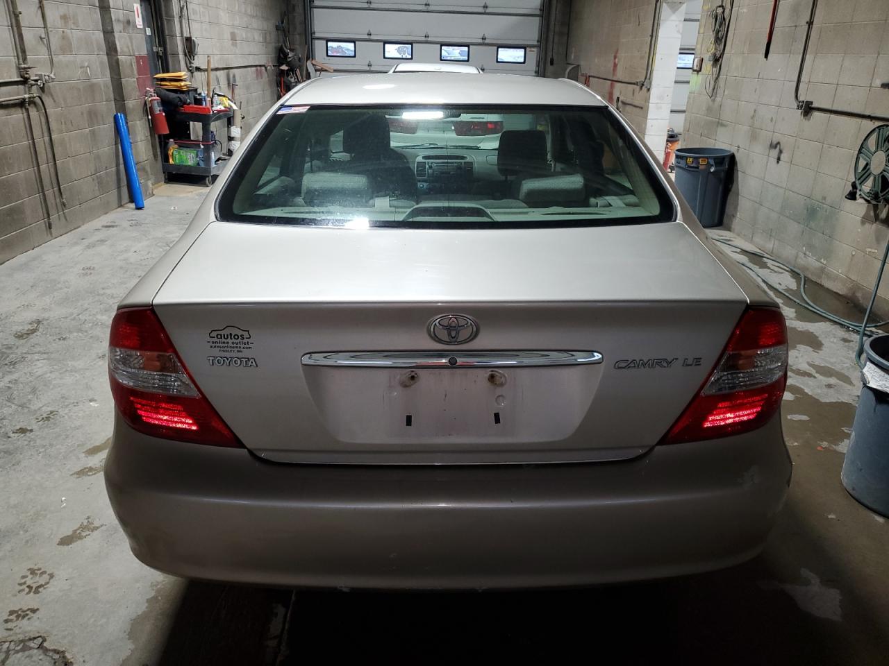 2004 Toyota Camry Le VIN: 4T1BE32K34U888313 Lot: 81780824