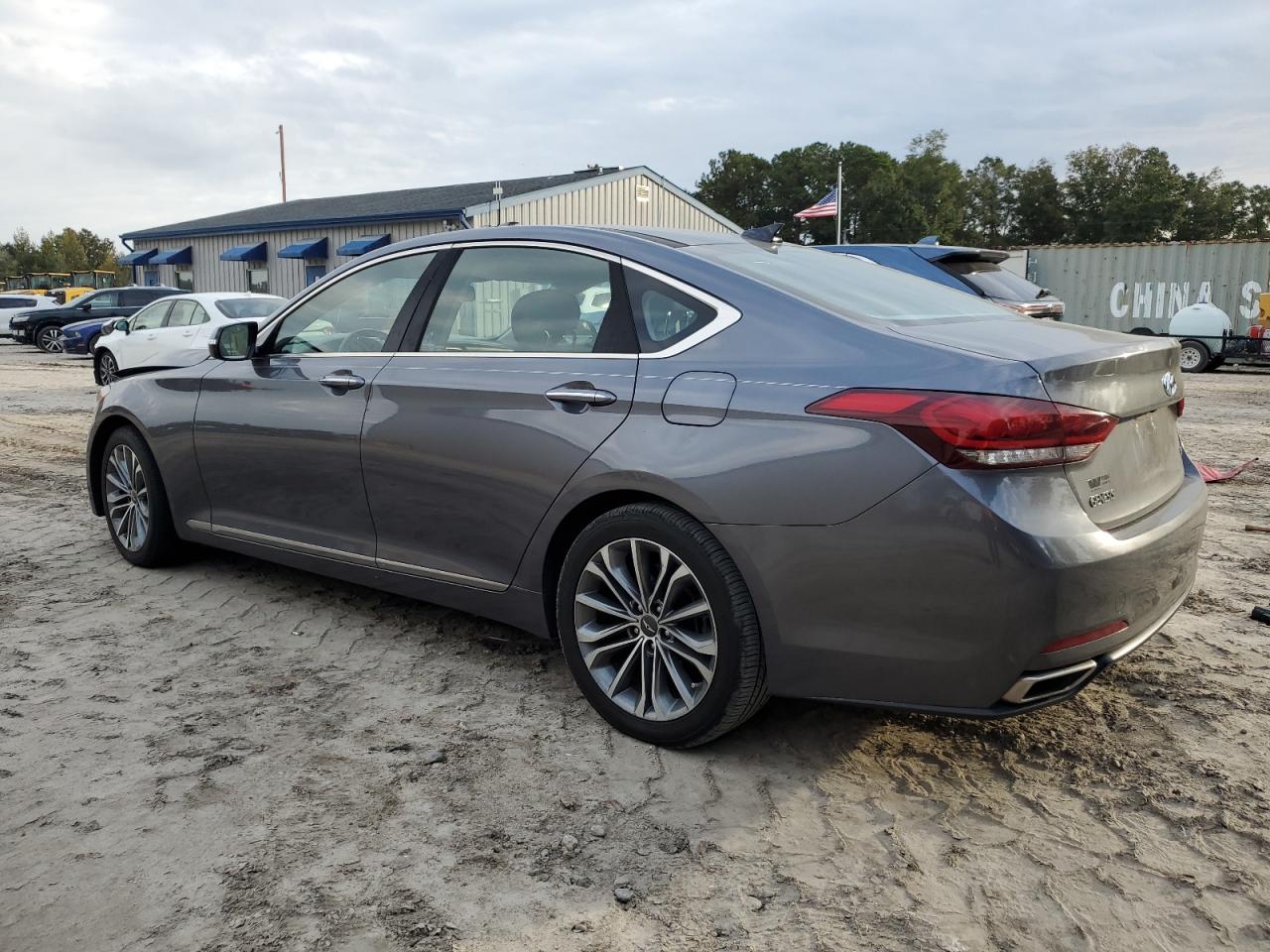 2016 Hyundai Genesis - Image 2