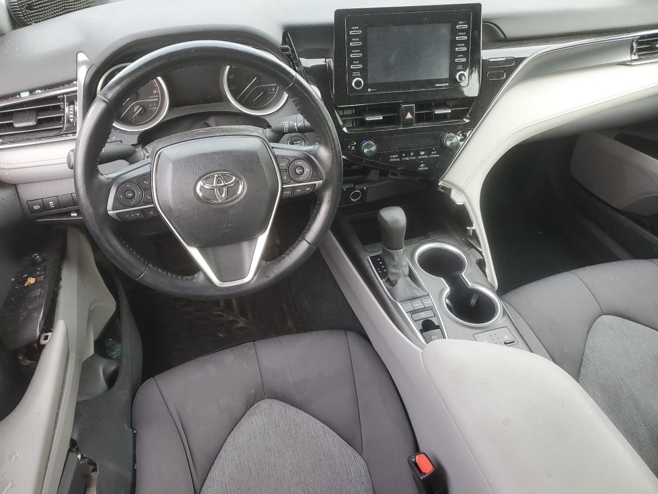 2022 Toyota Camry - Image 8