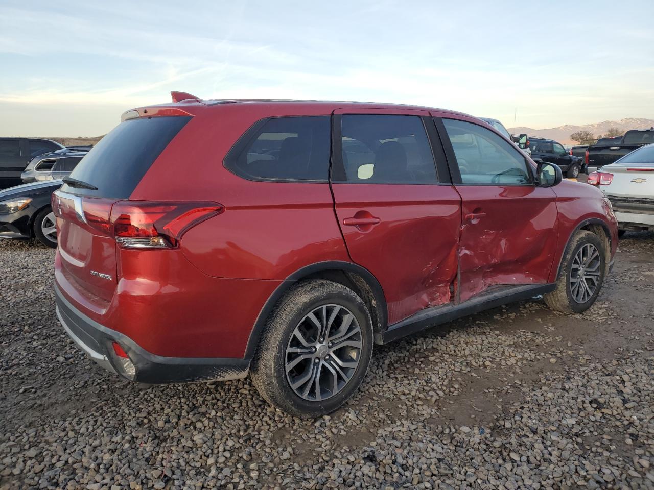 VIN JA4AD2A38JZ035647 2018 MITSUBISHI OUTLANDER no.3