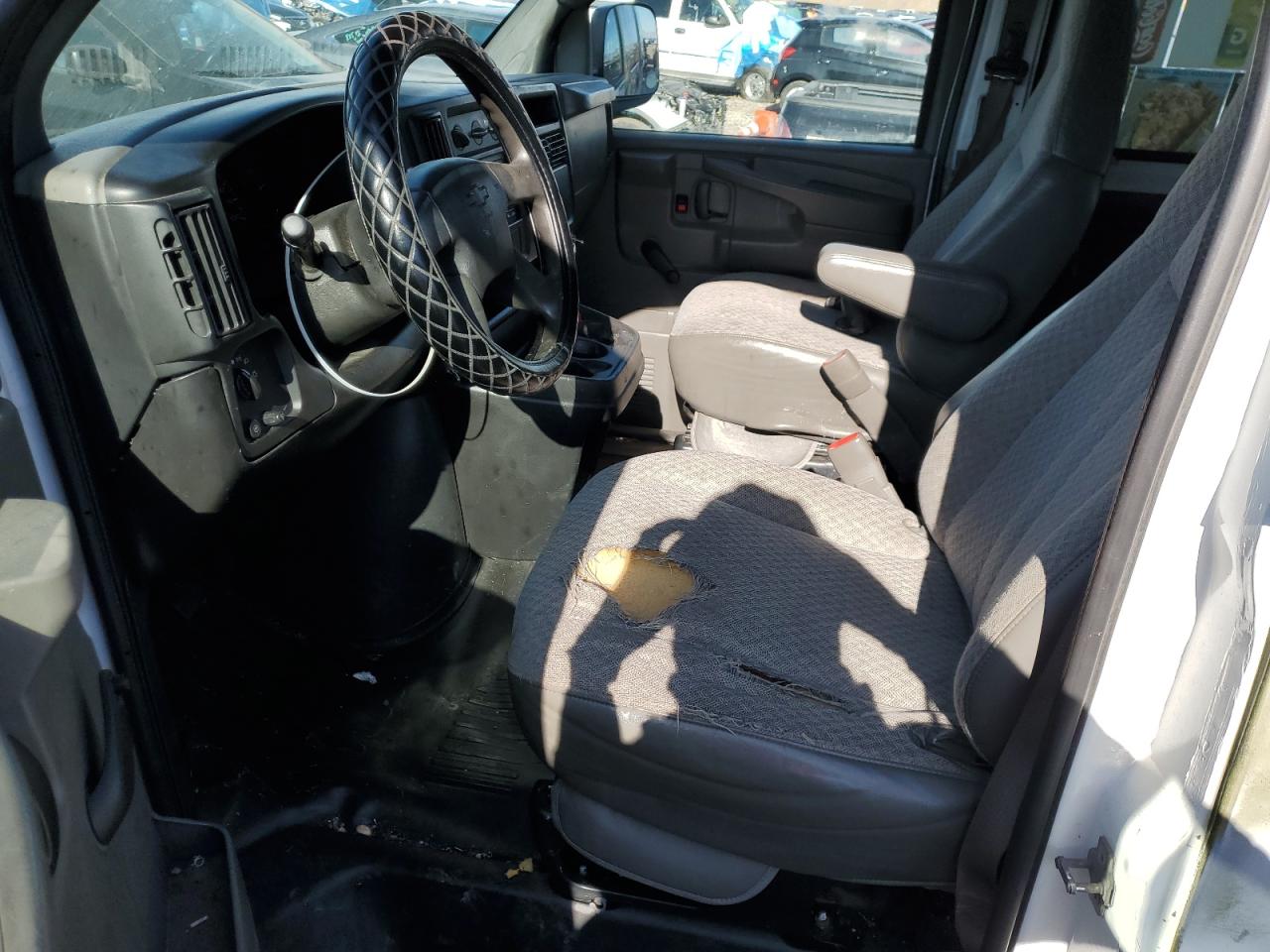 2006 Chevrolet Express - Image 7