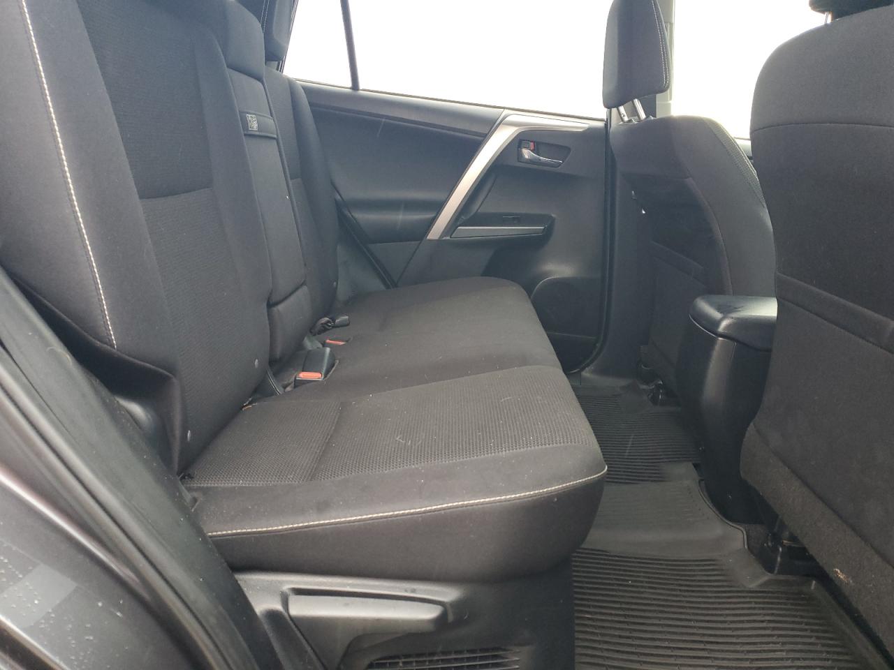 2017 Toyota RAV 4 - Image 11