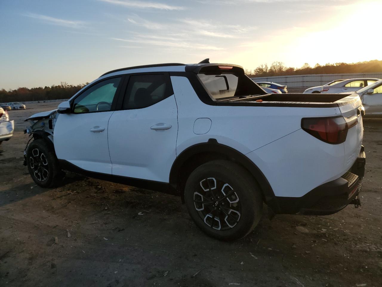 2023 Hyundai Santa Cruz - Image 2