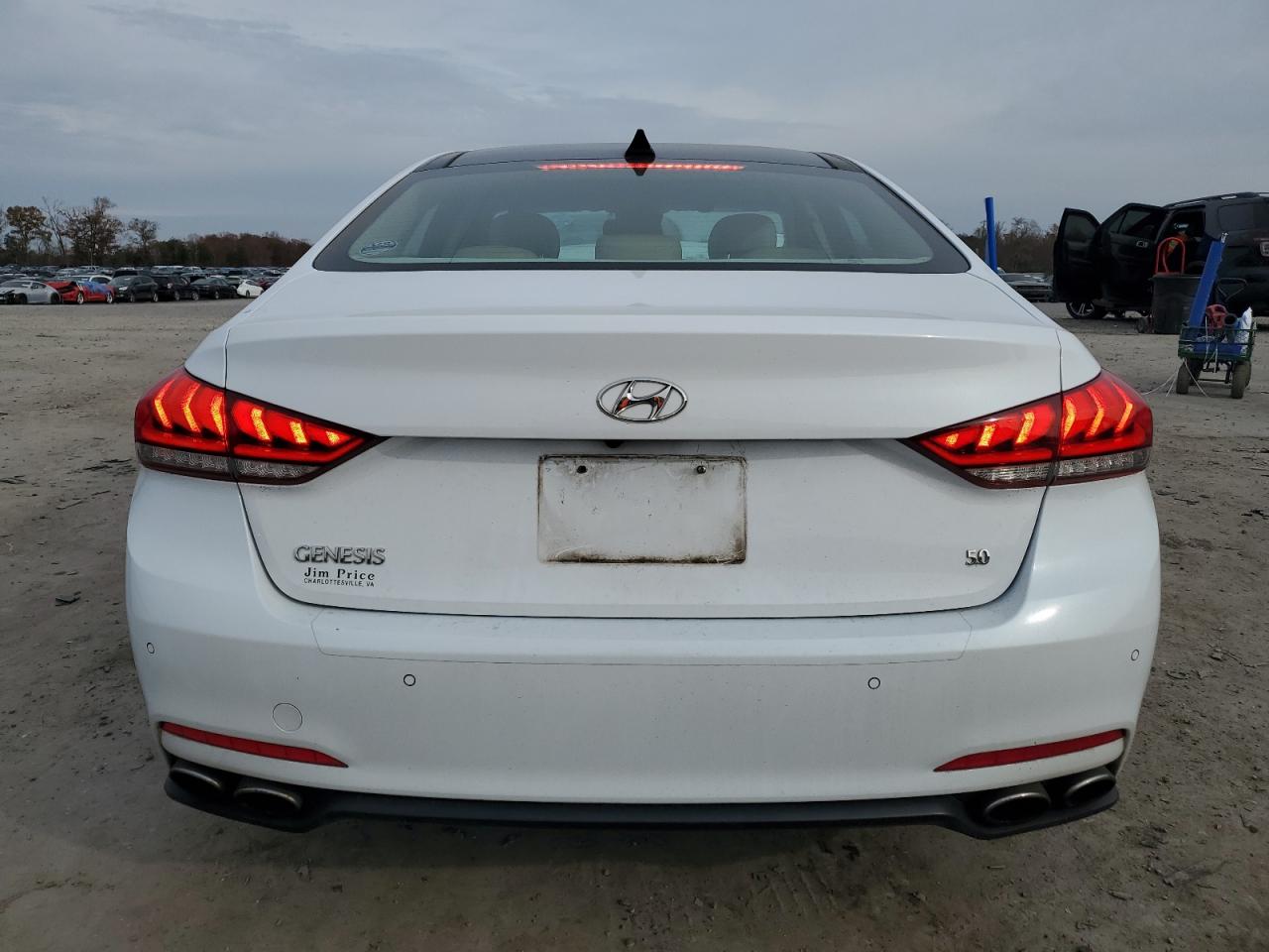 2015 Hyundai Genesis - Image 6