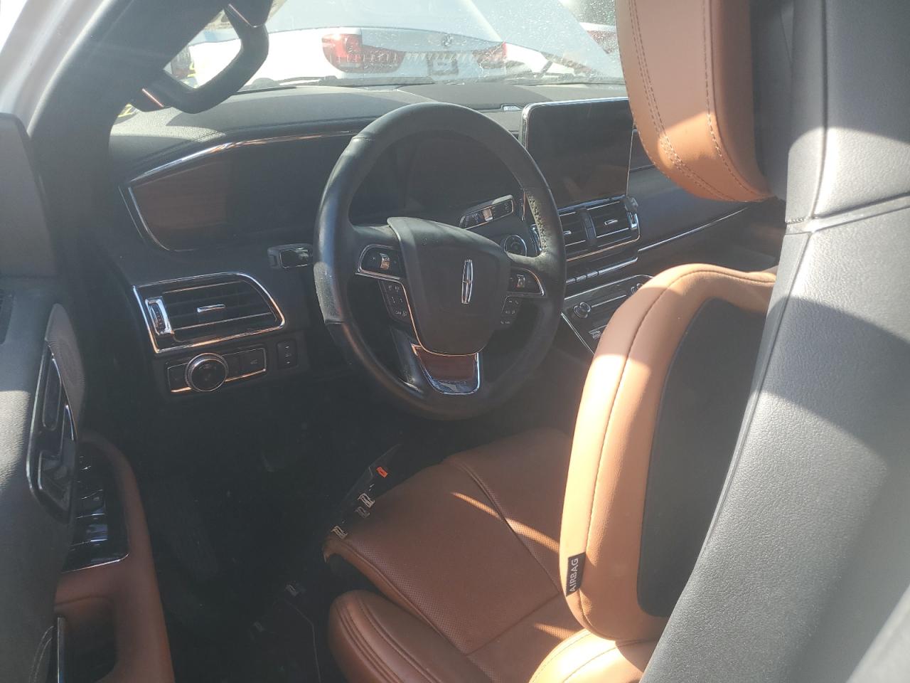2021 Lincoln Navigator - Image 8
