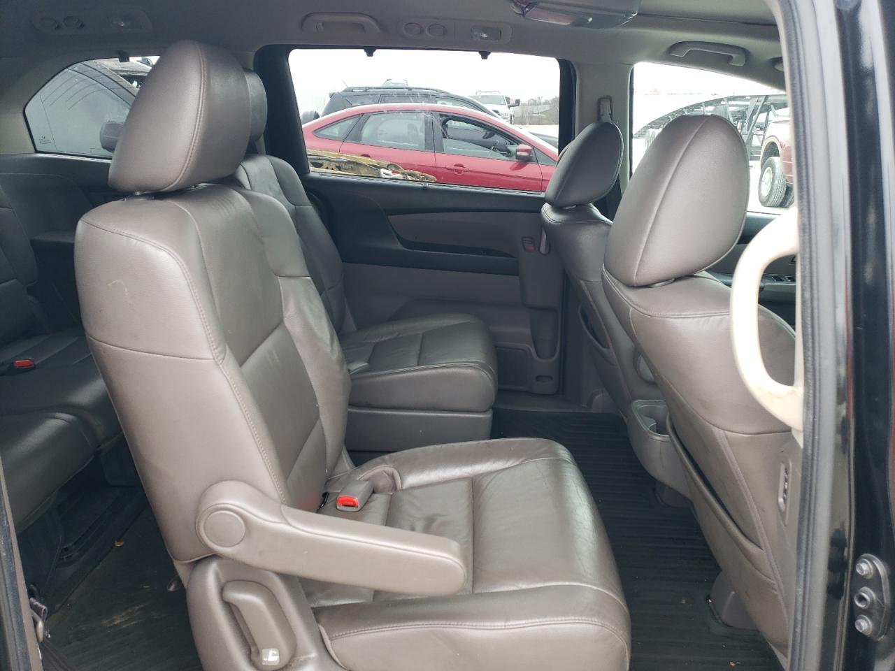 2012 Honda Odyssey - Image 11