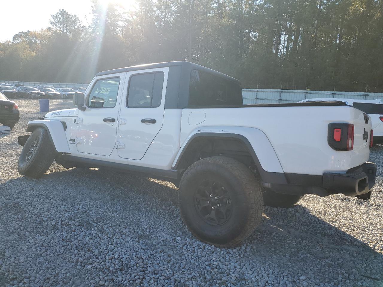 2021 Jeep Gladiator - Image 2