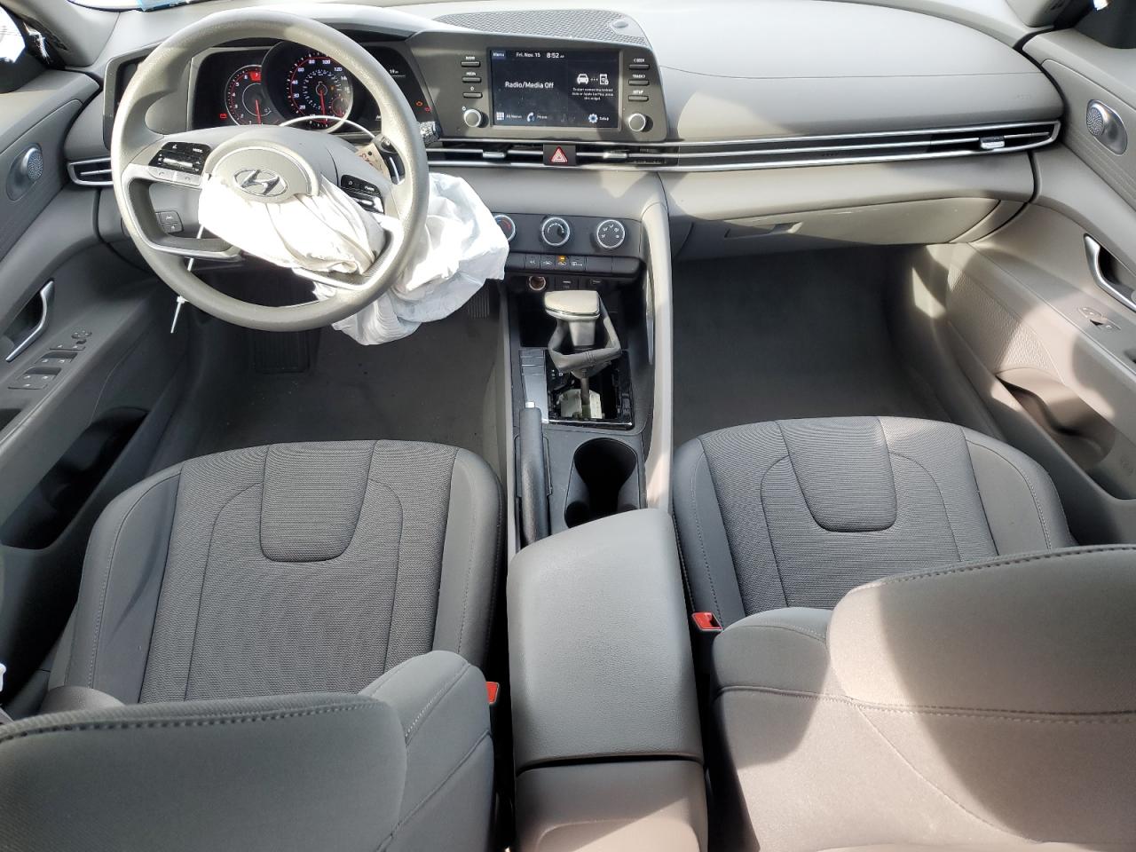 2023 Hyundai Elantra - Image 8